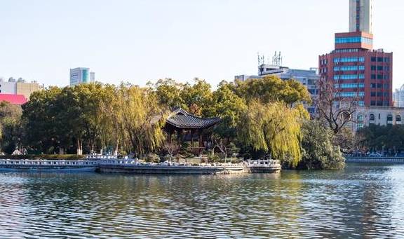 原创 曾经是清代贡院,如今是南昌人都爱来的公园,最出名的景是百花洲3