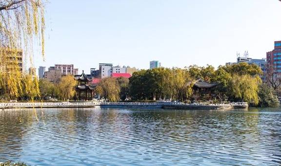 原创 曾经是清代贡院,如今是南昌人都爱来的公园,最出名的景是百花洲4