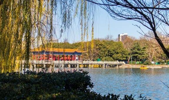 原创 曾经是清代贡院,如今是南昌人都爱来的公园,最出名的景是百花洲12