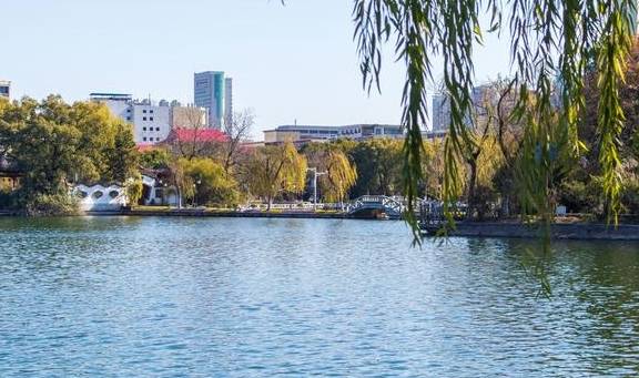 原创 曾经是清代贡院,如今是南昌人都爱来的公园,最出名的景是百花洲14