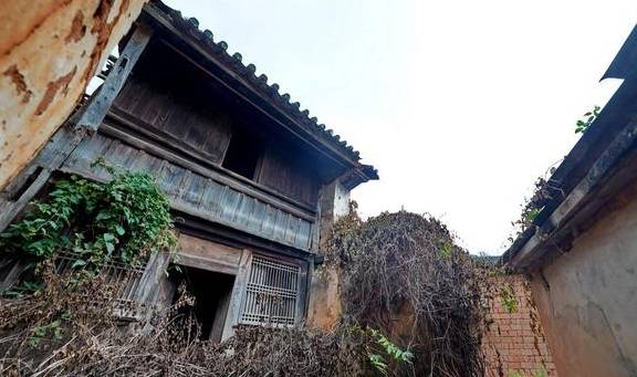 原创 云南大山深处古村落,因种茶富甲一方,而今只剩下摇摇欲坠被遗忘15