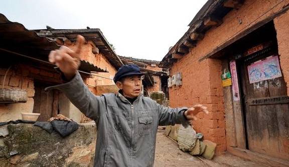 原创 云南大山深处古村落,因种茶富甲一方,而今只剩下摇摇欲坠被遗忘19