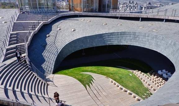 原创 大理旅游新地标,杨丽萍大剧院,投资1.5亿,耗时5年打造6