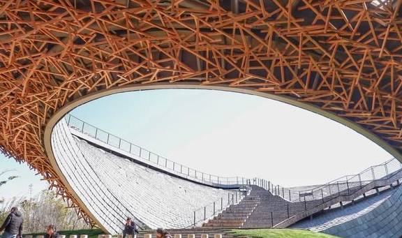 原创 大理旅游新地标,杨丽萍大剧院,投资1.5亿,耗时5年打造10