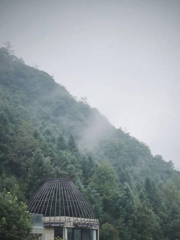 原创 春节不加价含景区门票!山巅私汤随心泡,睡进仙气飘飘的半山腰鸟巢9