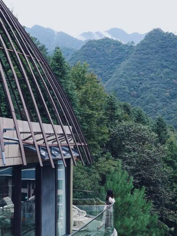 原创 春节不加价含景区门票!山巅私汤随心泡,睡进仙气飘飘的半山腰鸟巢10