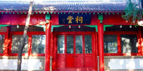 原创 80年再回首,寻访河北潘家峪惨案陵园,4座坟头埋葬着1230位村民10