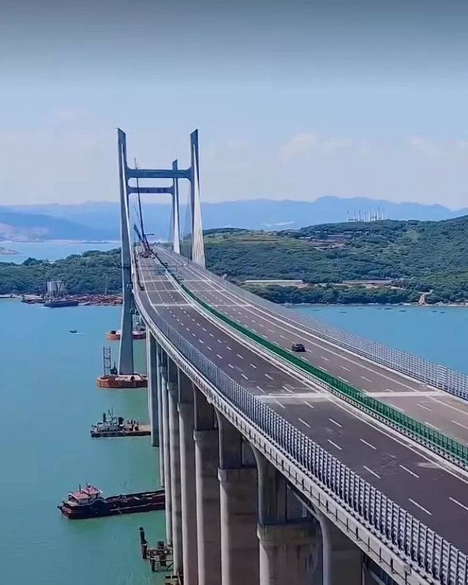 原创 鹏博士的“云上战役”:云战略2.0时代和4000万中小企业1