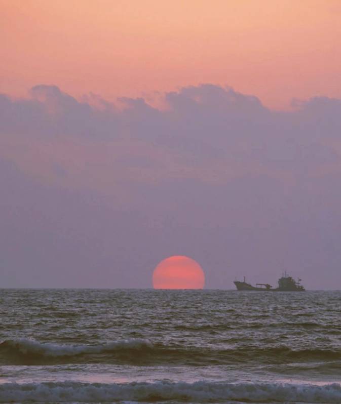 原创 宫崎骏同款海上铁路,中国“小镰仓”要火,家家都是海景房6