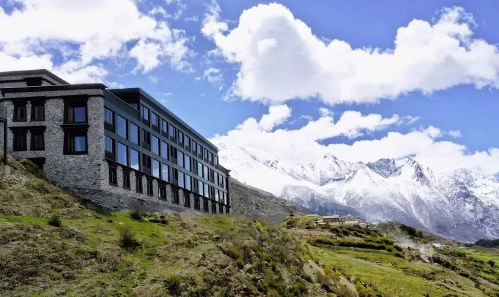 原创 这个哈佛女学霸在绝美的无人之地造房子，改变中产打卡旅行方式6