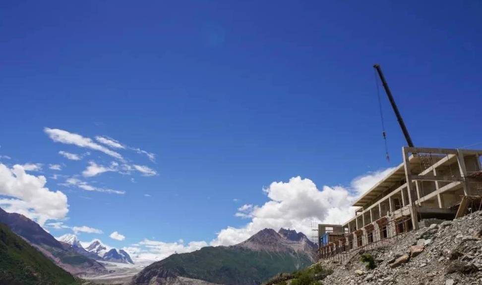 原创 这个哈佛女学霸在绝美的无人之地造房子，改变中产打卡旅行方式15