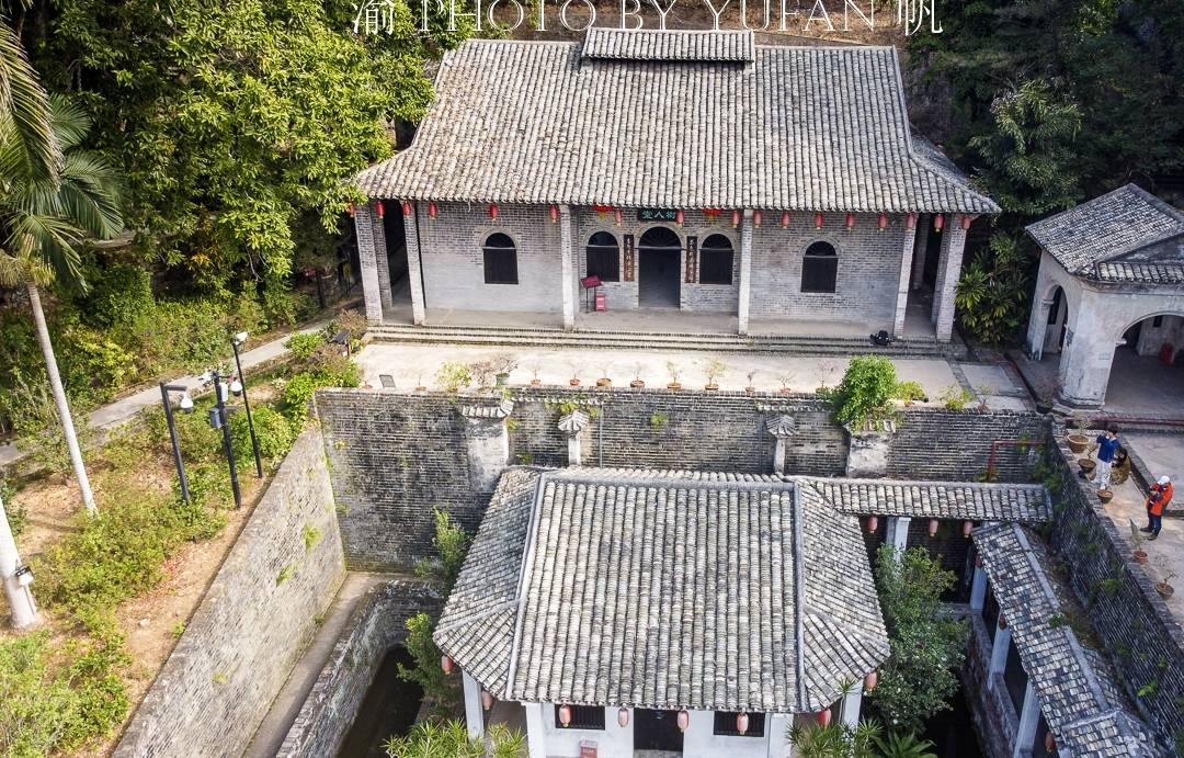 原创 广西一矮子娶8个老婆建400亩豪宅，被誉岭南第一庄，可惜不得善终10