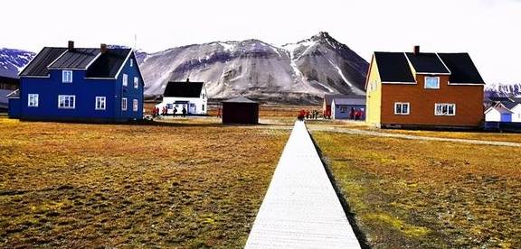 原创 真实诺亚方舟？这个全是猎奇故事的城市，终于被中国导演发现了9