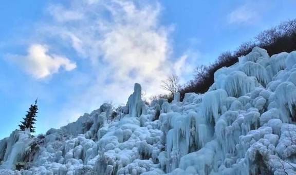 原创 开拓男性群体用力过猛?小红书因违反未成年人保护法被罚2