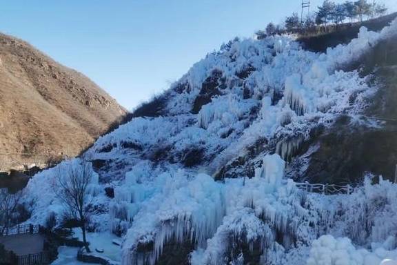 原创 人在京西去哪里看冰瀑?门头沟这里正式开放,还有夜景,等您来!注意保暖!8