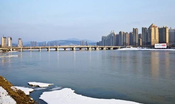 原创 沿江而走，依江而展，因江而美，最富诗意的北国风光1