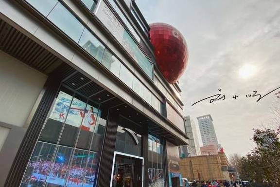 原创 南京新街口有个“奇怪”的商业广场，位置得天独厚，却常常被忽略4