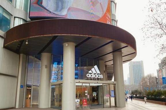 原创 南京新街口有个“奇怪”的商业广场，位置得天独厚，却常常被忽略5