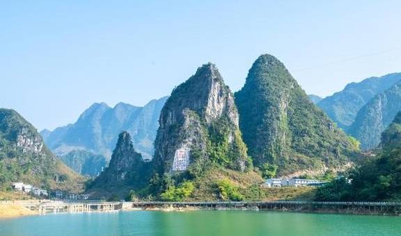 原创 航拍广西的“东湖”，这里有星罗棋布的岛屿，民俗风情也超浓厚2