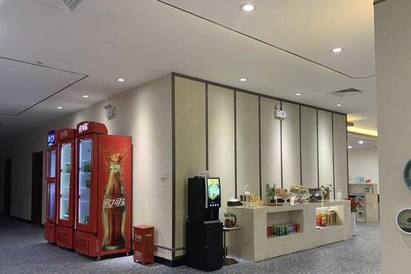 原创 几乎零差评！乘务长亲自削水果给乘客，这家航司才是好服务标杆5