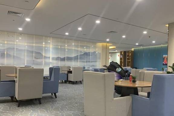 原创 几乎零差评！乘务长亲自削水果给乘客，这家航司才是好服务标杆6