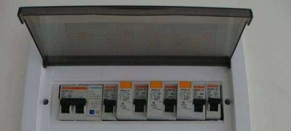 李嘉诚又“被逃离”?1