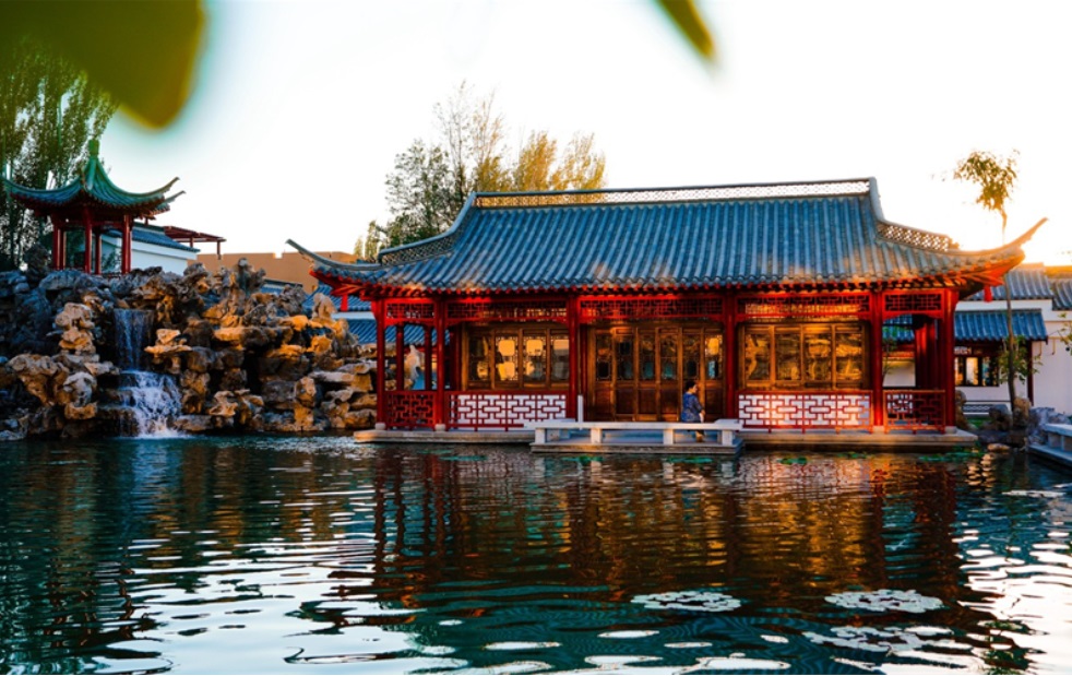 克拉玛依“西部乌镇”引来近40家合作伙伴1