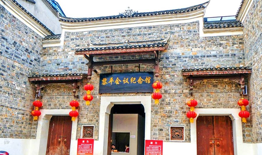 原创 贵州黔东南州人口最多的县,拥有机场,坐高铁却要去邻县6