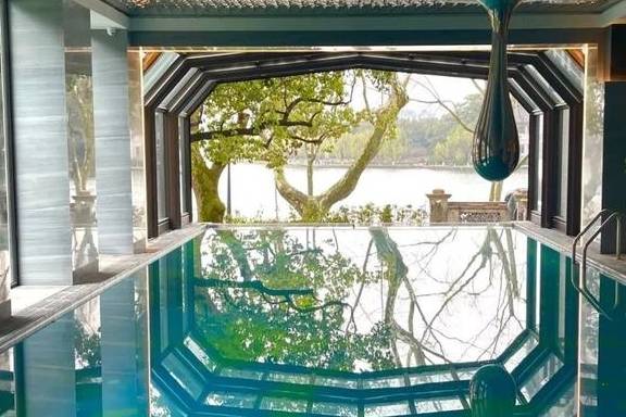 趣店2021年财报：全年营收下降55.2%，罗敏再谈关闭万里目少儿2