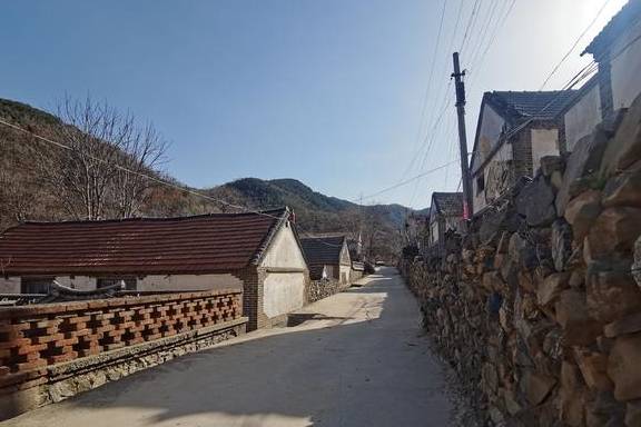 胶东游记：栖霞市“东马耳?”村，一个大山深处的小村落10