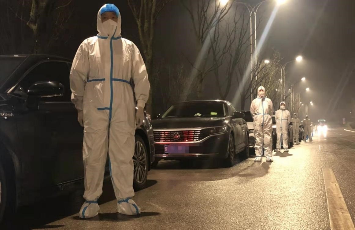 旅游向导号召 百余司机响应 保障西安一线样本快速送检1