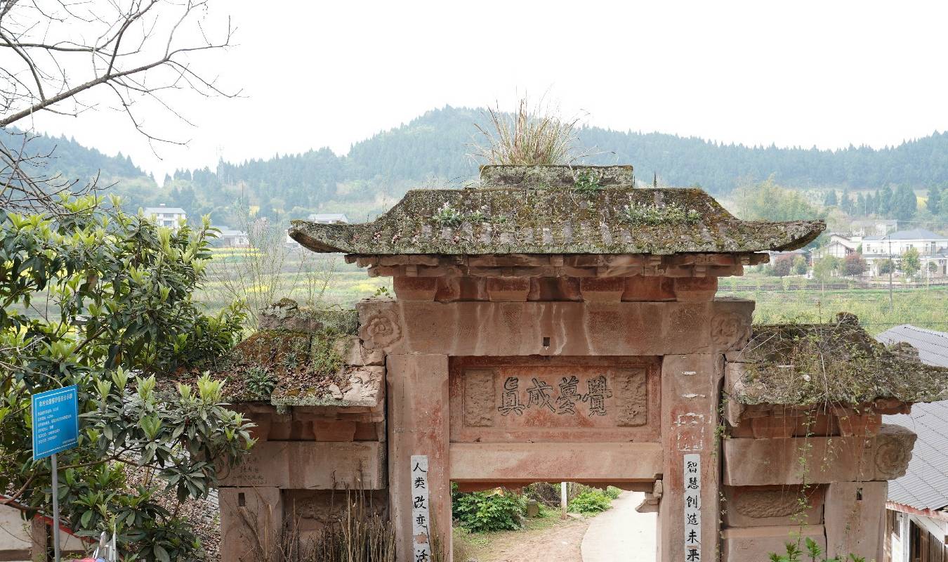 不只有大足石刻,中国四川还藏着石刻之乡,彰显民间开凿石窟的辉煌2