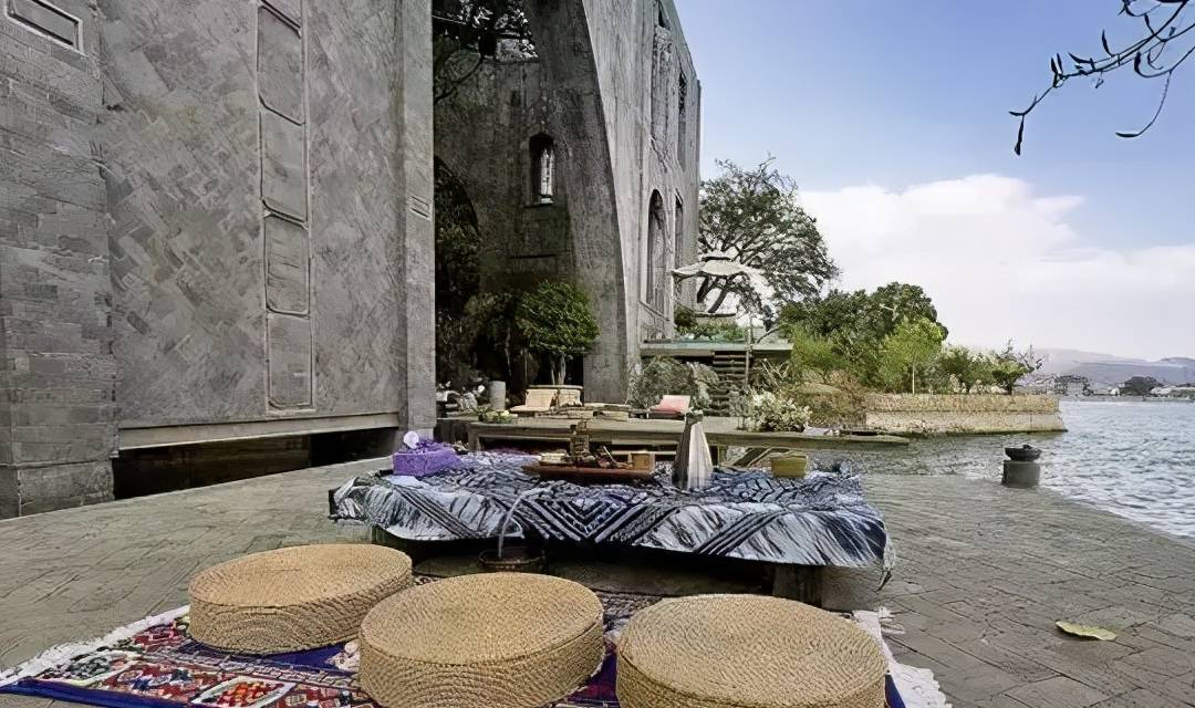 一起参观杨丽萍的“太阳宫”，本是为自己准备，却因太美变成景区10