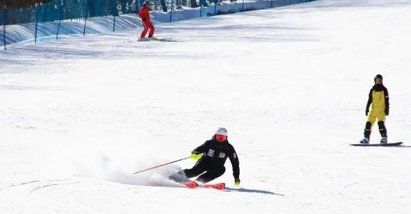 撒欢的雪季尾巴，还有哪里可以去滑雪？12