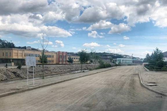 走进朝鲜，在朝鲜第二大城市能见到什么？2