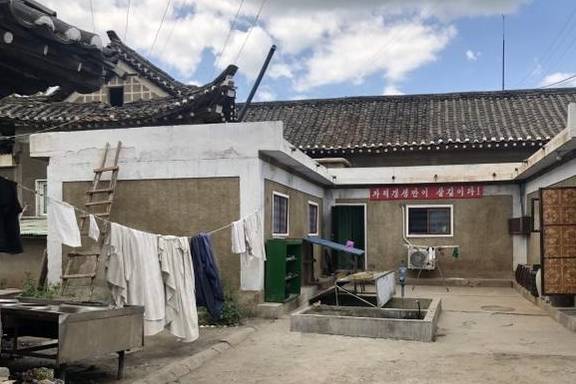 走进朝鲜，在朝鲜第二大城市能见到什么？4