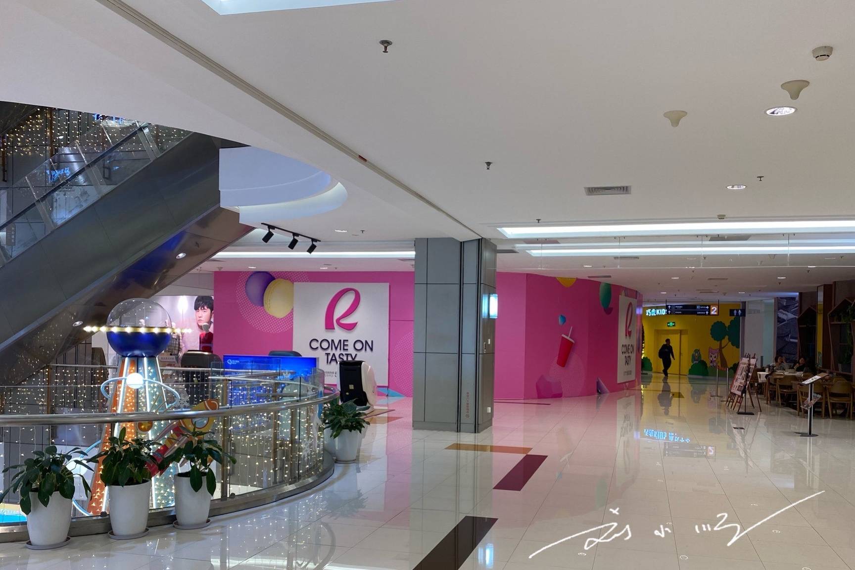 厦门两家“菲律宾商场”,地理位置都很优越,却一家热闹一家冷清5