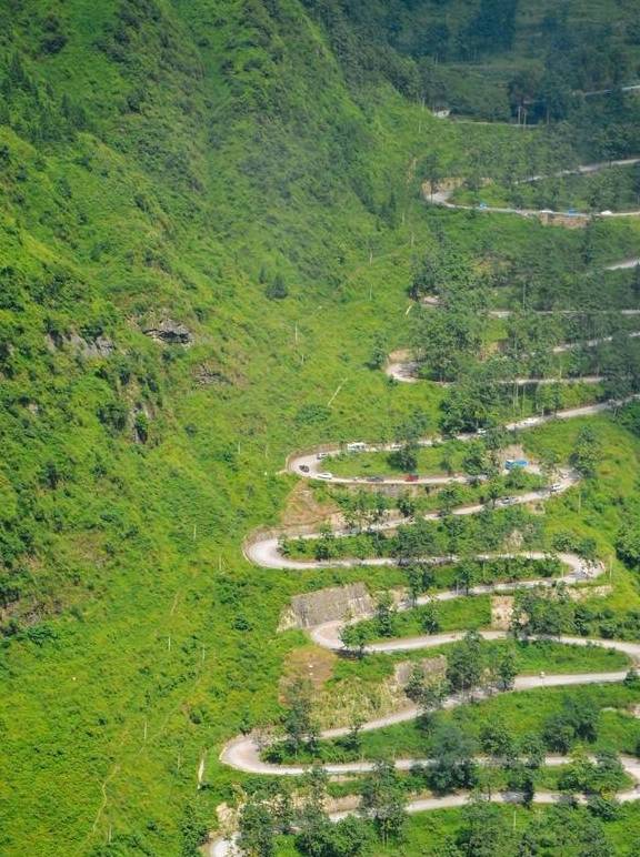 贵州这条堪比赛道的盘山公路,背后竟有一段可歌可泣的历史1