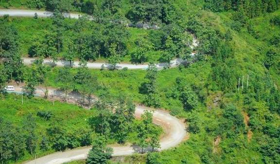 贵州这条堪比赛道的盘山公路,背后竟有一段可歌可泣的历史3