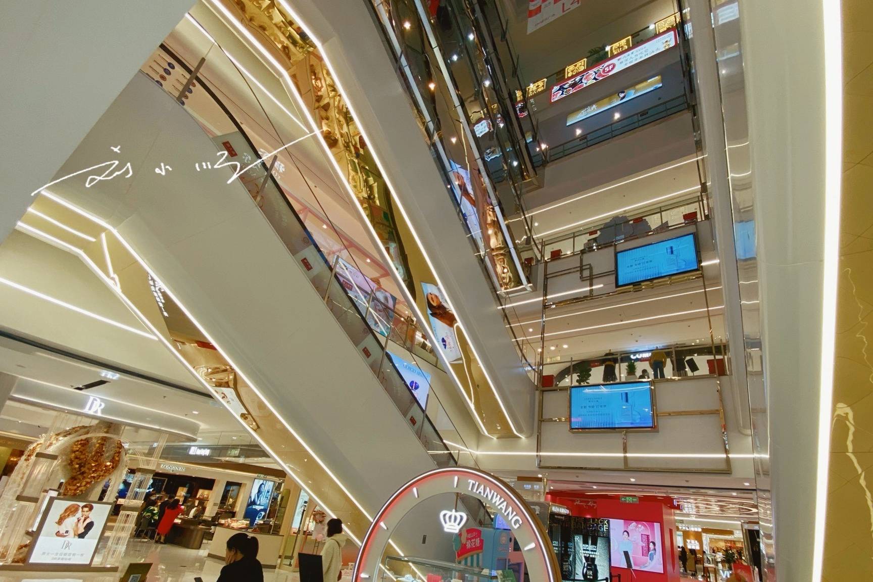 厦门两家“菲律宾商场”,地理位置都很优越,却一家热闹一家冷清6