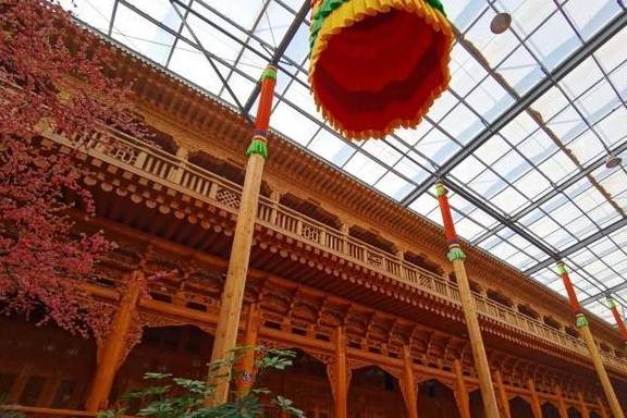 青海一“藏家大院”被认证为“世界最大的木结构四合院”2