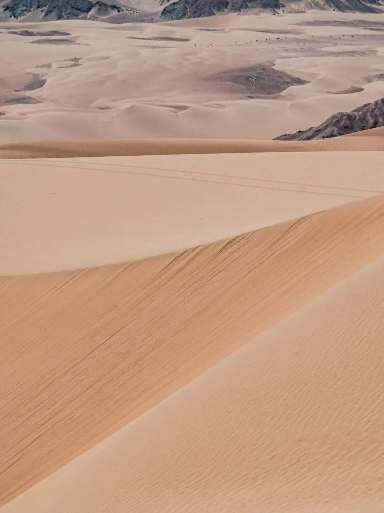 人迹罕至，无人区包围，国内最“孤独”的城市却美得像个意外11