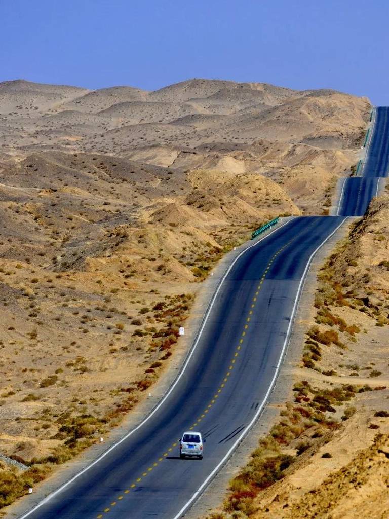 人迹罕至，无人区包围，国内最“孤独”的城市却美得像个意外13