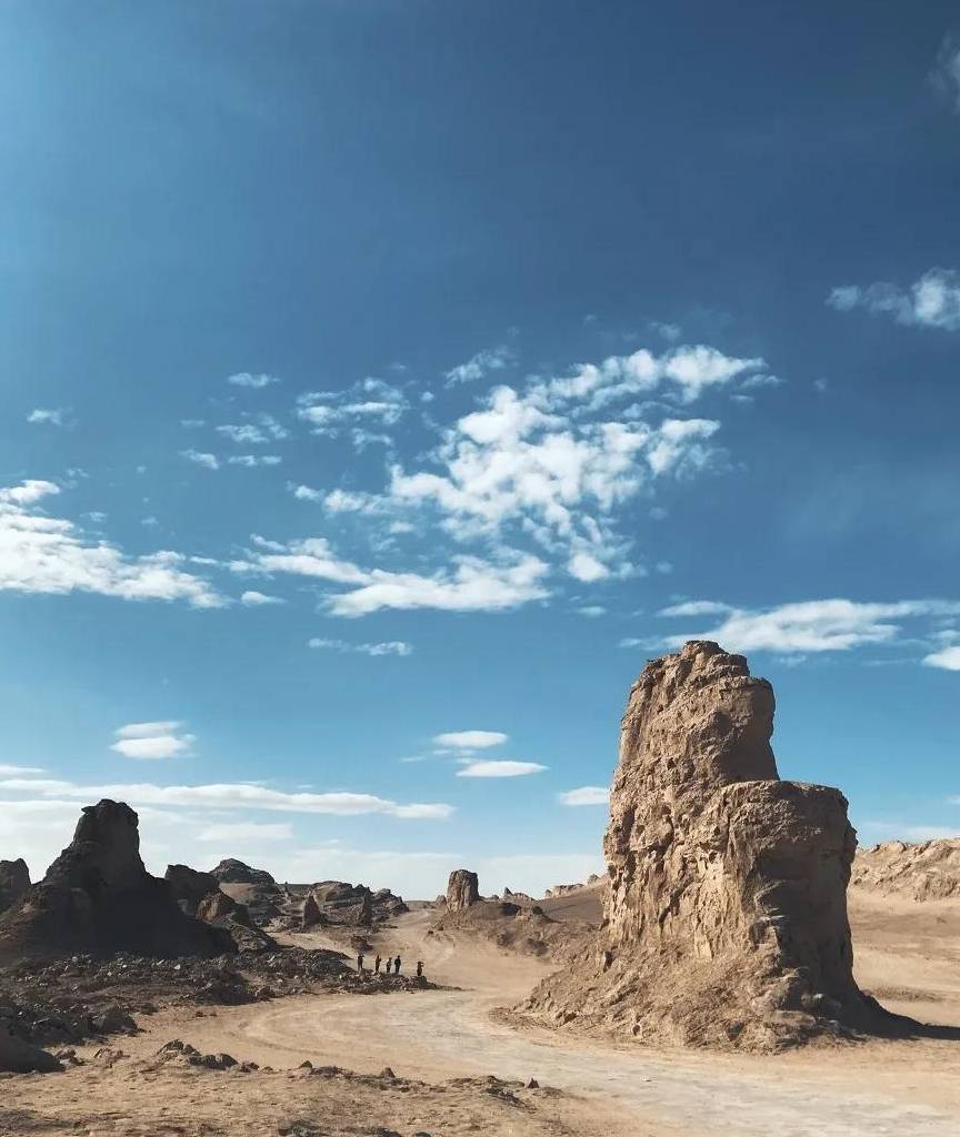 人迹罕至，无人区包围，国内最“孤独”的城市却美得像个意外18