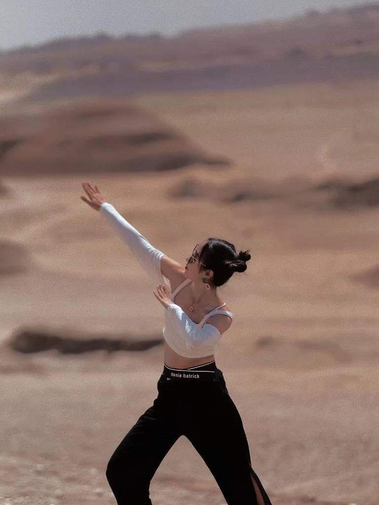 人迹罕至，无人区包围，国内最“孤独”的城市却美得像个意外24