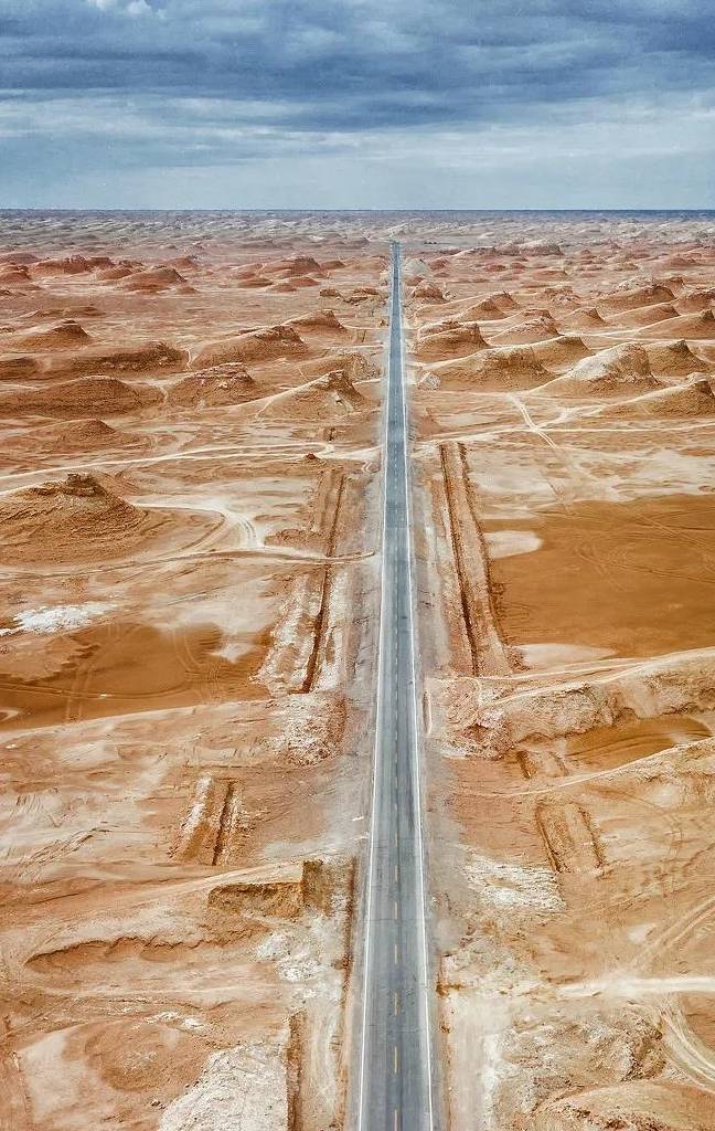 人迹罕至，无人区包围，国内最“孤独”的城市却美得像个意外26