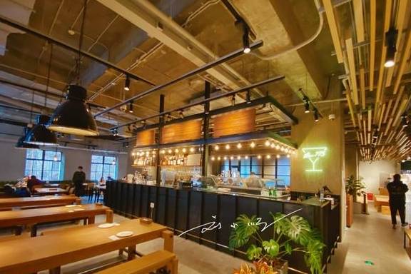 上海淮海路的“过气”日本网红店，曾经大排长龙，如今却冷冷清清5