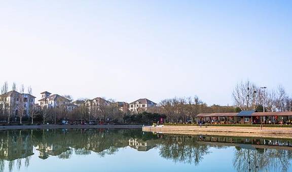 石家庄有一座在垃圾地基上建造的公园,风景如画,是春游的好去处7