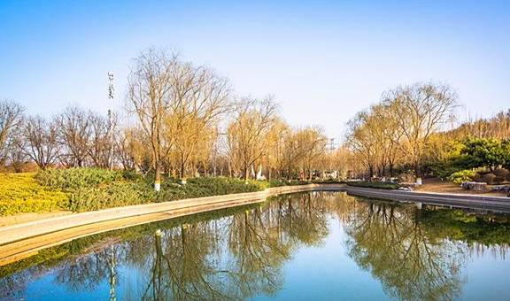 石家庄有一座在垃圾地基上建造的公园,风景如画,是春游的好去处3