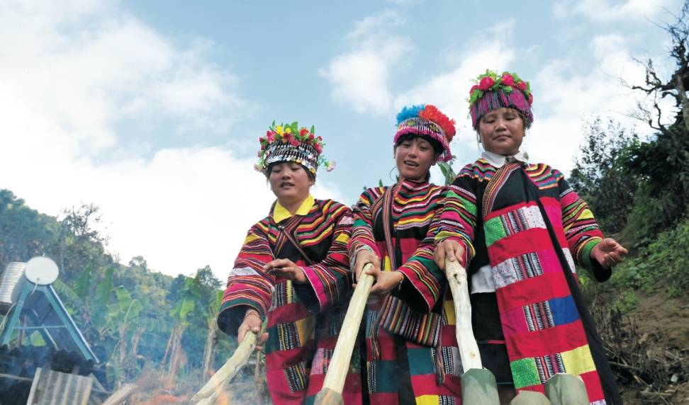 走进春天的茶山6